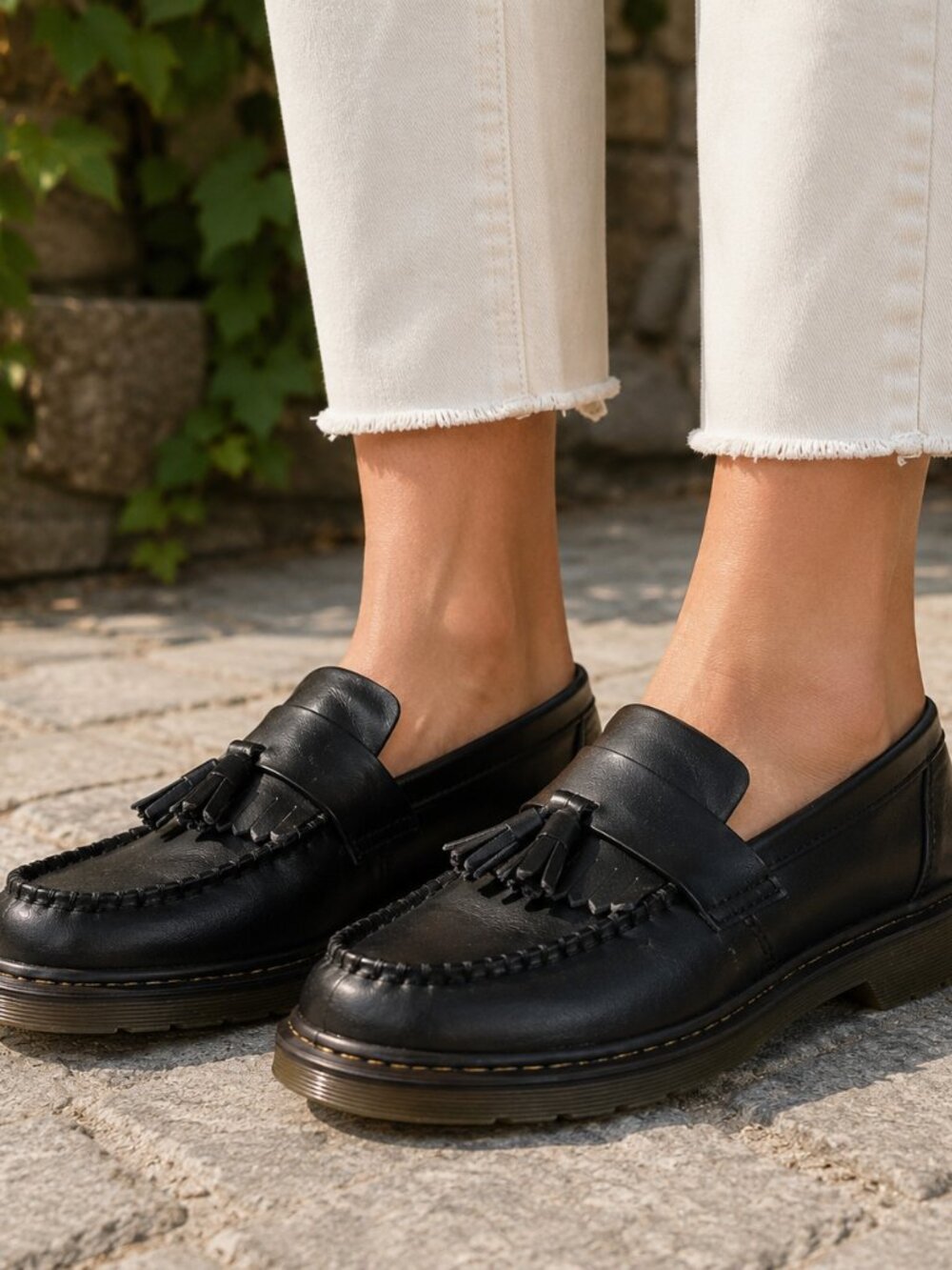 Dr. Martens Adrian Tassel Loafers Black Vagan Leather Mens 8/Womens 9